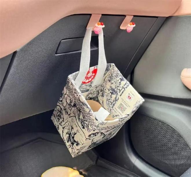 底摊牌了!老穷风成新时尚穷得从从容容pg电子免费模拟器不装了这届中产彻(图10) 底摊牌了!老穷风成新时尚穷得从从容容pg电子免费模拟器不装了这届中产彻(图10)